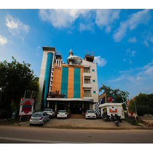 Capital O 18514 Hotel Royal Empire